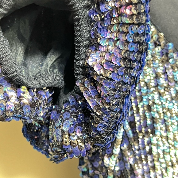 Emily Shalant  Sequin V Neck Top Lined Blue ( 34”Bust x 19”Long) Party Prom - Picture 8 of 9